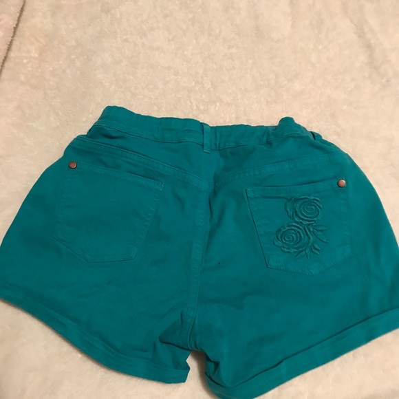 kids1234, (8 Girls), turquoise shorts - Picture 2 of 4